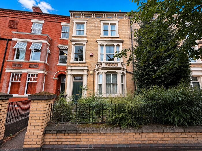 3 Bedroom Flat To Rent In Fosse Road Central, Leicester, LE3