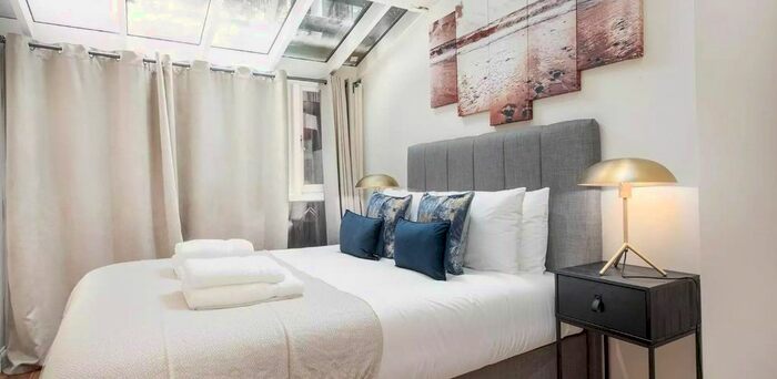 3 Bedroom Flat To Rent In Maddox Street, Mayfair, London, W1S