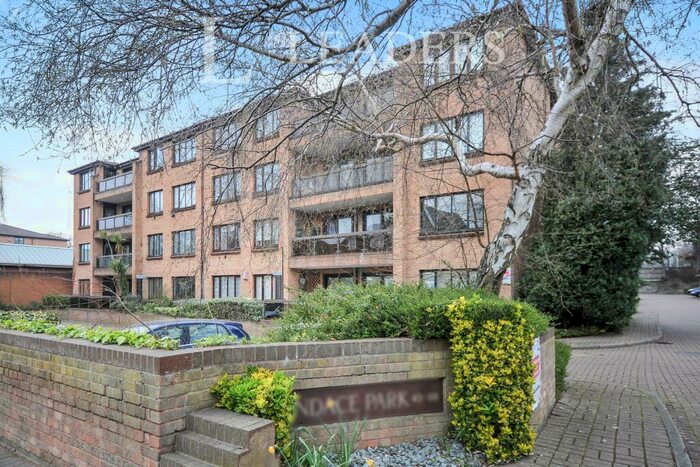 1 Bedroom Flat To Rent In Andace Park, Widmore Road, Bromley, BR1