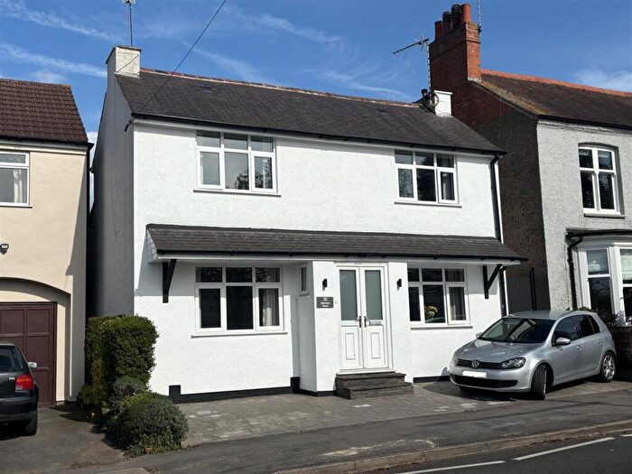 3 Bedroom Detached House For Sale In Stamford Street, Glenfield, Leicester, LE3