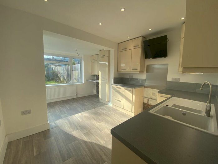 3 Bedroom Semi-Detached House To Rent In North Avenue, Eastbourne BN20