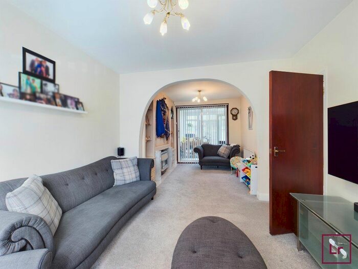 4 Bedroom Terraced House To Rent In Lawrence Crescent, Edgware, HA8