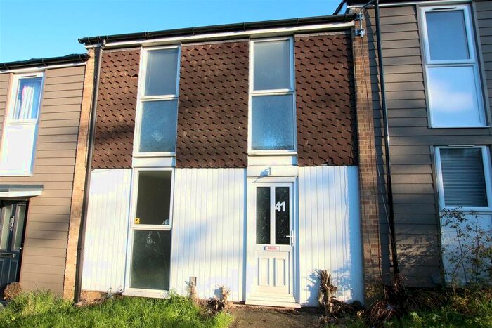 3 Bedroom Terraced House For Sale In Southwood Hill, Northampton, NN4