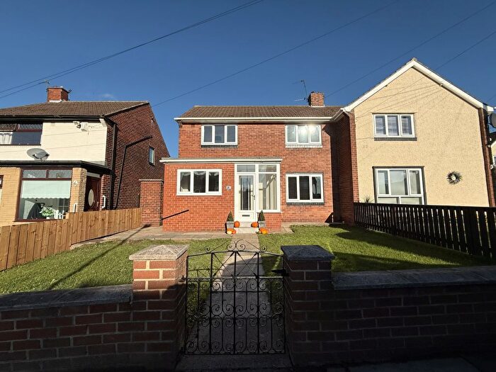 3 Bedroom Semi-Detached House For Sale In Angus Square, Sunderland, SR3