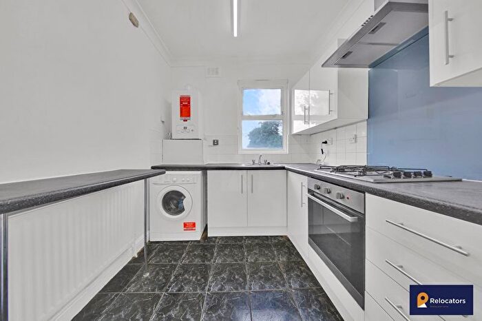 1 Bedroom Flat To Rent In Crescent Road, Plaistow, E13