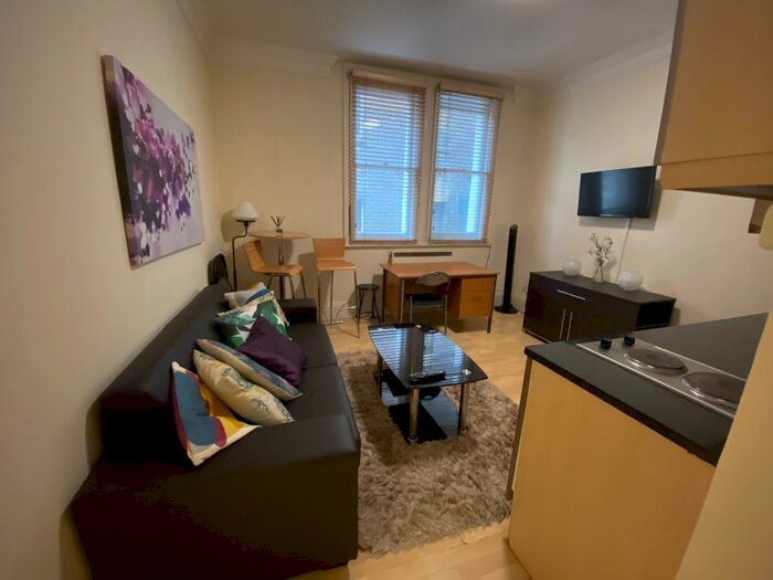 1 Bedroom Flat To Rent In White Horse Street, London, W1J