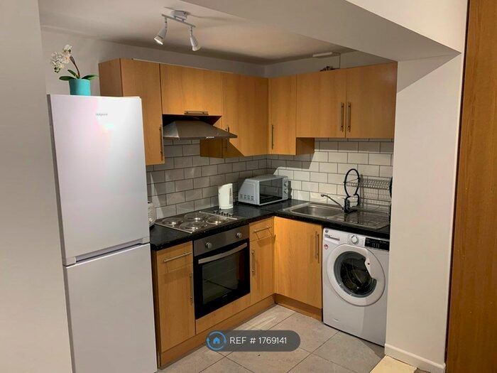 1 Bedroom Flat To Rent In Station Road, Queensferry, CH5