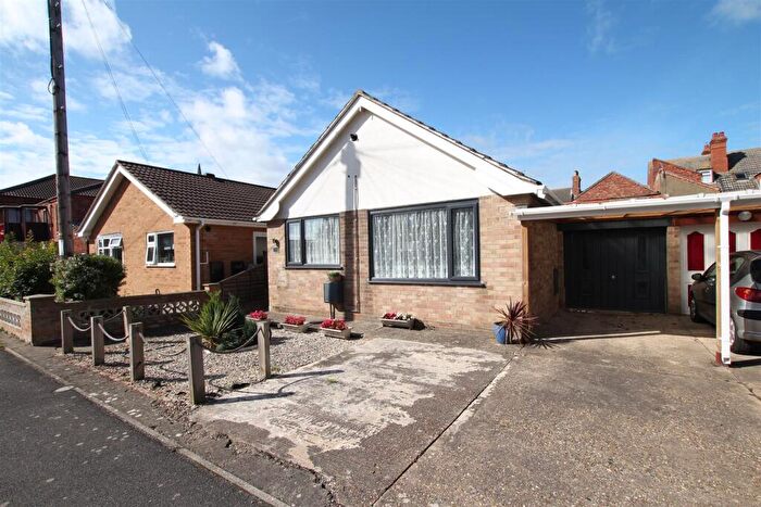 2 Bedroom Detached Bungalow For Sale In Moreland Avenue, Sutton-On-Sea, LN12