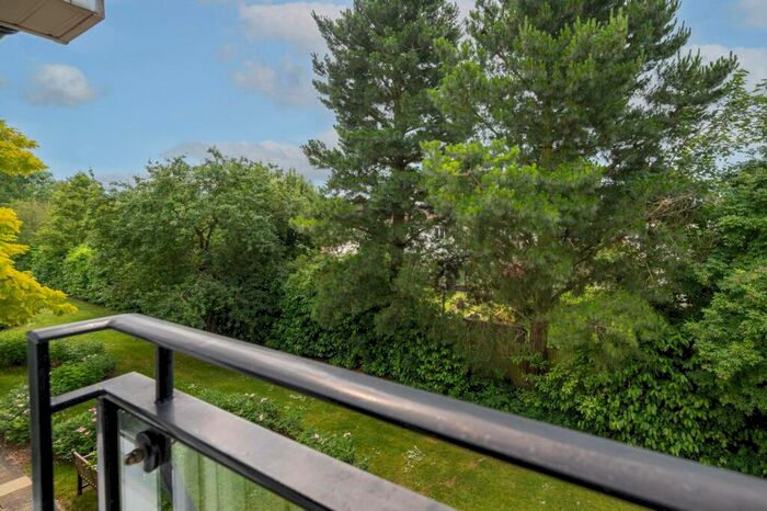 1 Bedroom Flat For Sale In Langstone Way, Mill Hill East, London, NW7