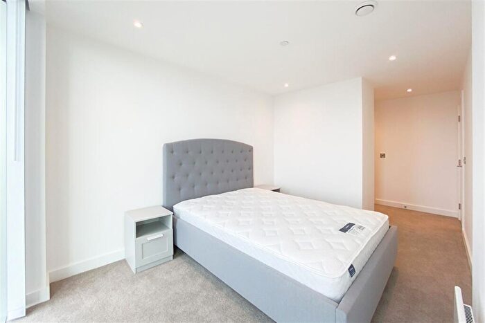 2 Bedroom Apartment To Rent In Elizabeth Tower, M15
