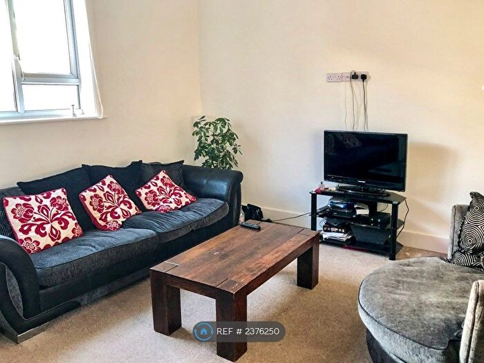 2 Bedroom Flat To Rent In Mumby Road, Gosport, PO12