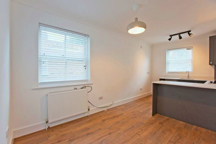 2 Bedroom Flat To Rent In Thorpedale Road, London, N4
