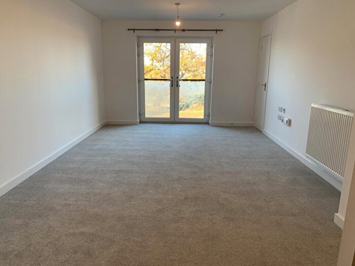 1 Bedroom Flat To Rent In Homington Avenue, Local Centre, SN3
