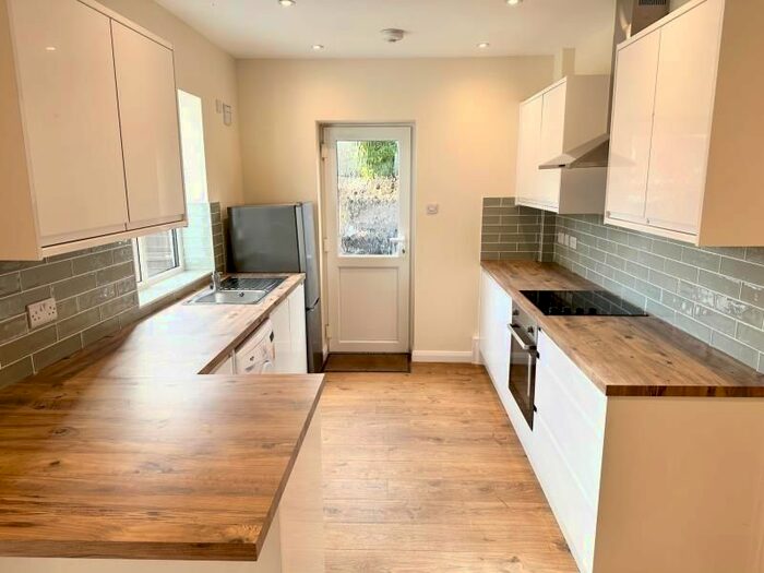 3 Bedroom Bungalow To Rent In Rydes Hill Road, Guildford, GU2