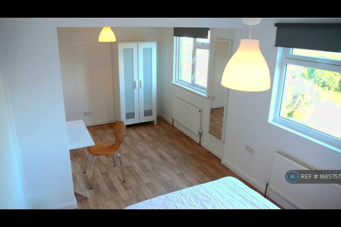 6 Bedroom Semi-Detached House To Rent In Bramshaw Road, Canterbury, CT2