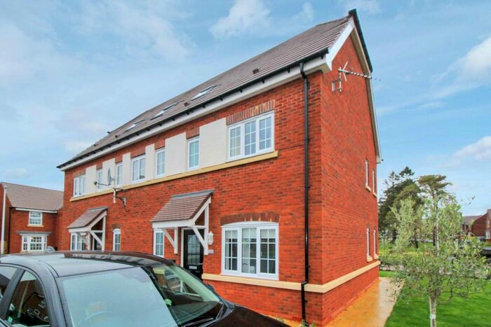 1 Bedroom Flat To Rent In Ropeway, Bishops Hill, Southam, CV47