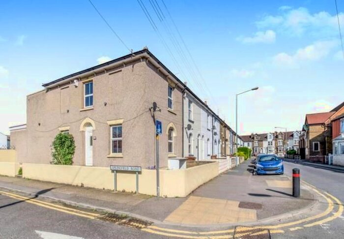 4 Bedroom End Of Terrace House To Rent In Railway Street, Gillingham, ME7