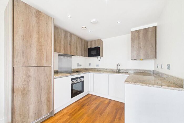 2 Bedroom Apartment To Rent In Wallingford Way, Maidenhead, Berkshire, SL6