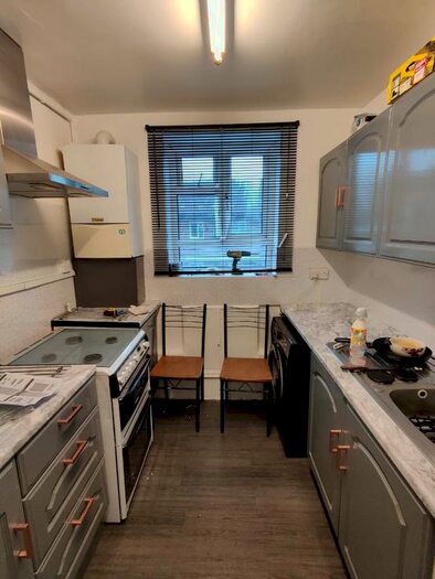 3 Bedroom Flat To Rent In Southcott Street, Devons Road, Bow, Bromley By Bow, Mile End, London, E3