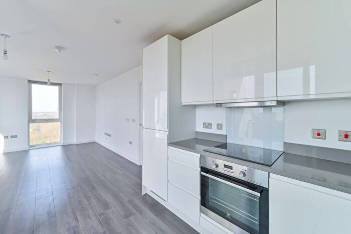 2 Bedroom Flat To Rent In Batavia Road, New Cross, London, SE14