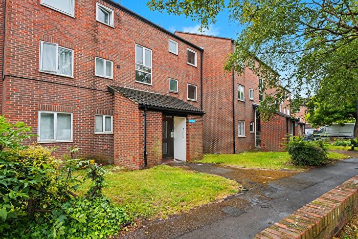1 Bedroom Flat For Sale In Burncroft Avenue, Enfield, EN3