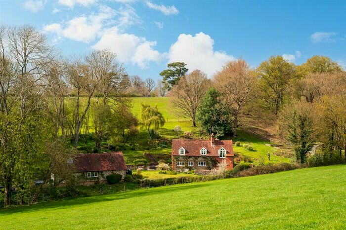 3 Bedroom Detached House For Sale In Turville Heath, Henley-On-Thames, RG9