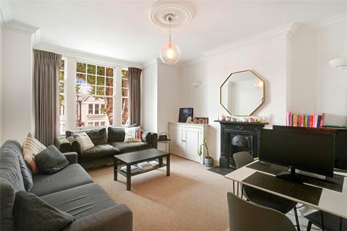 2 Bedroom Apartment To Rent In Cavendish Road, London, SW12