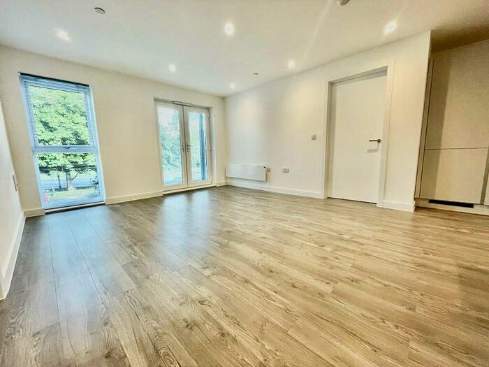 2 Bedroom Apartment To Rent In Alexandra Park, LS4