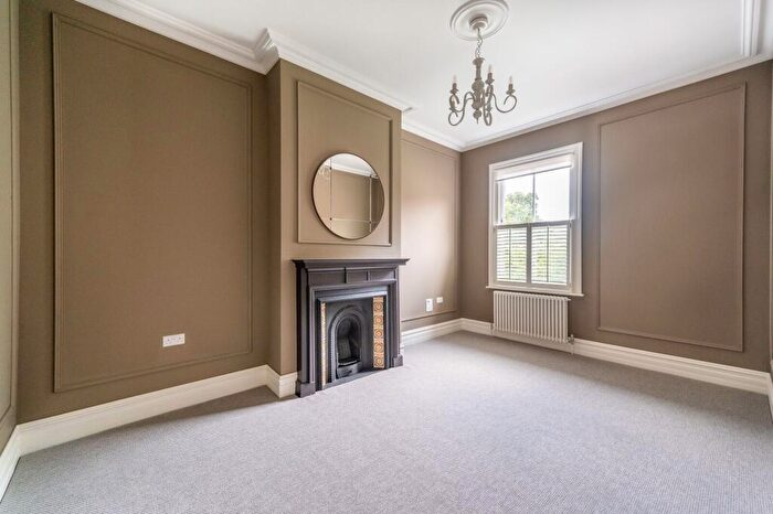 1 Bedroom Flat To Rent In Teignmouth Road, Mapesbury Estate, London, NW2