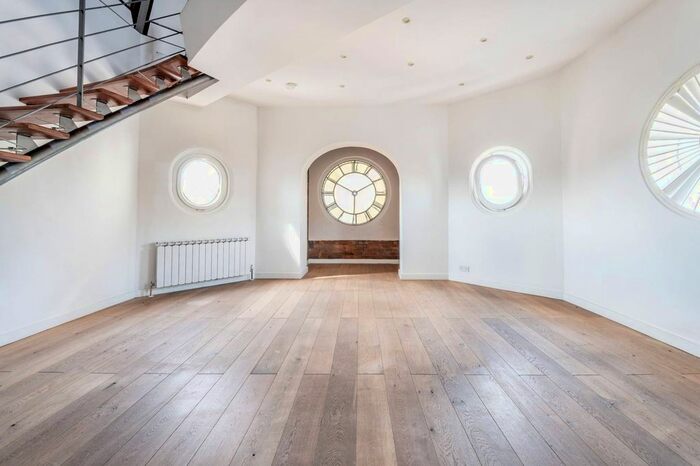 2 Bedroom Flat To Rent In Tooley Street, London Bridge, London, SE1