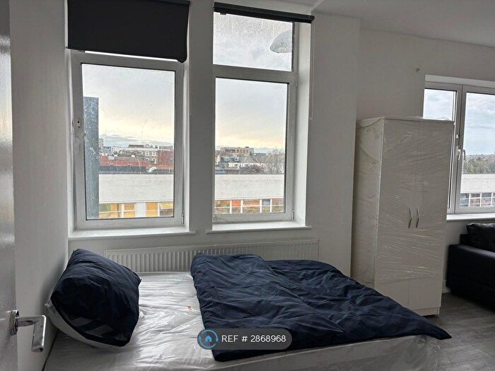 Studio To Rent In North End, Croydon, CR0