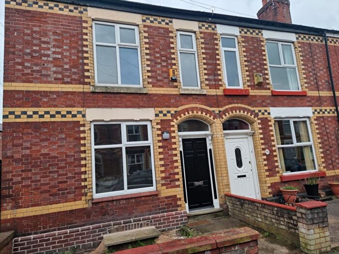 2 Bedroom Property To Rent In Aberdeen Crescent, Stockport, SK3