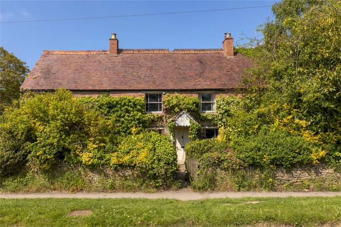 3 Bedroom Detached House For Sale In Akeman Street, Combe, Witney, Oxfordshire, OX29