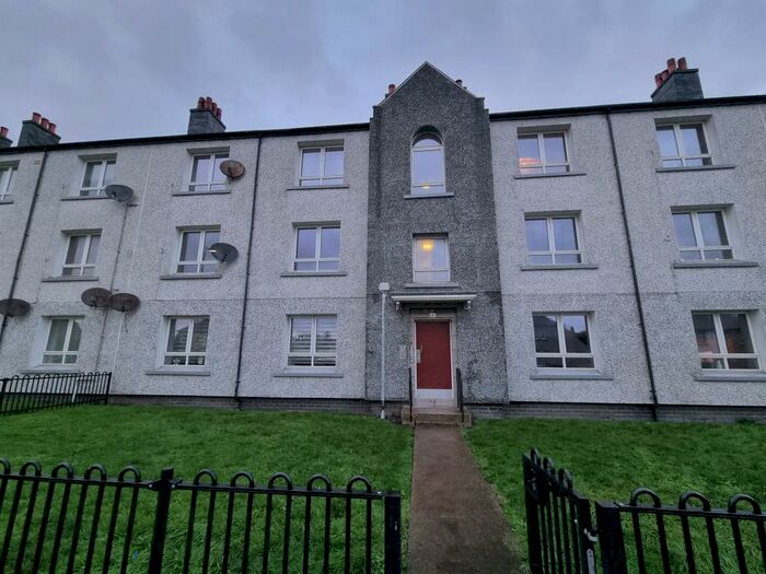 2 Bedroom Flat To Rent In Tullos Place, Torry, Aberdeen, AB11