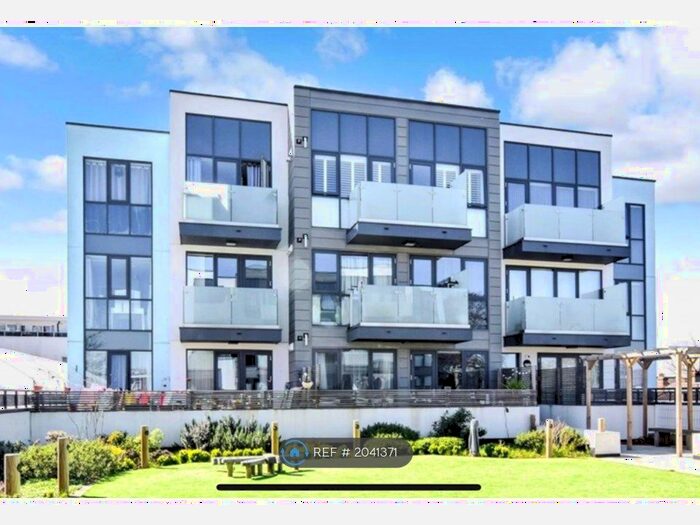 2 Bedroom Flat To Rent In Ardley Court, Wallington, SM6