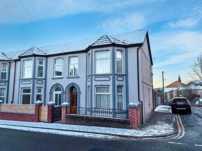 3 Bedroom End Of Terrace House For Sale In The Walk, Ebbw Vale, Blaenau Gwent, NP23