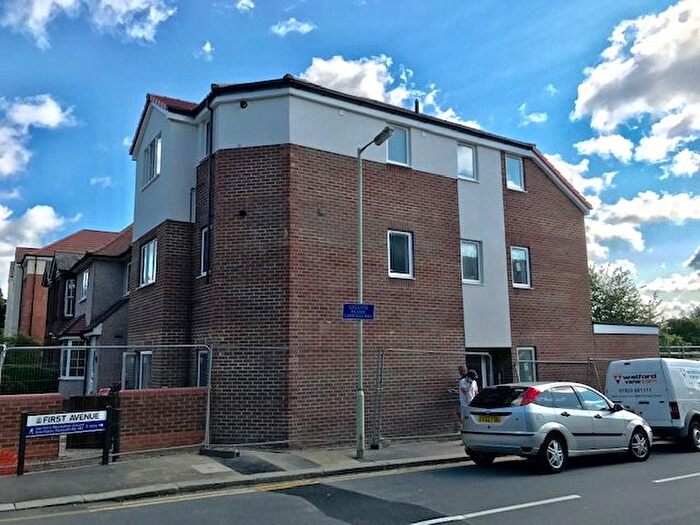 2 Bedroom Flat To Rent In St. Albans Road, Watford, WD25