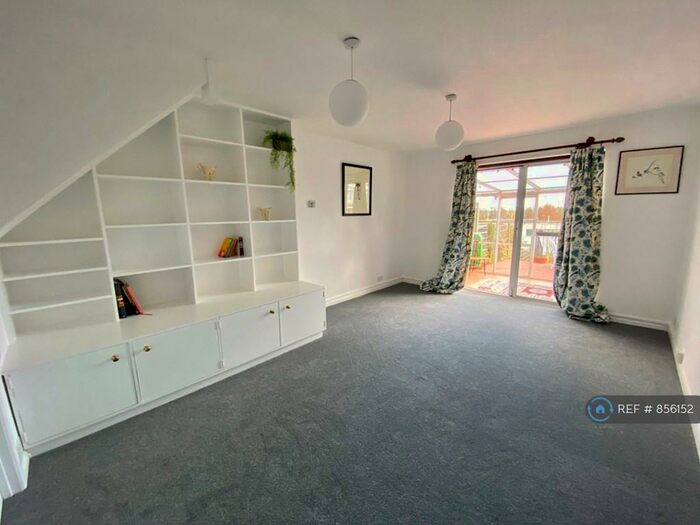 2 Bedroom Terraced House To Rent In Warren Drive, Lewes, BN7