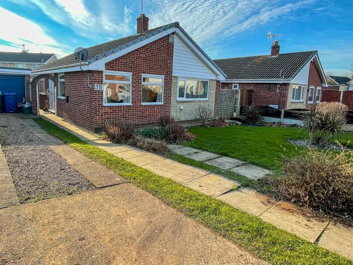 2 Bedroom Detached Bungalow To Rent In The Lings, Armthorpe, Doncaster, DN3