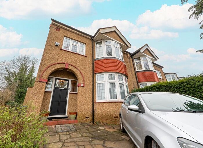 4 Bedroom End Of Terrace House For Sale In Wickham Road, Shirley, Croydon, CR0