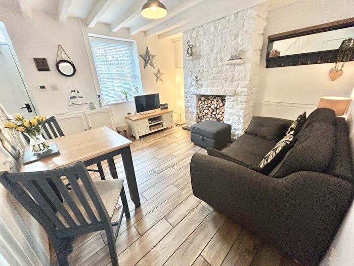 1 Bedroom Cottage For Sale In Erskine Terrace, Conwy, LL32