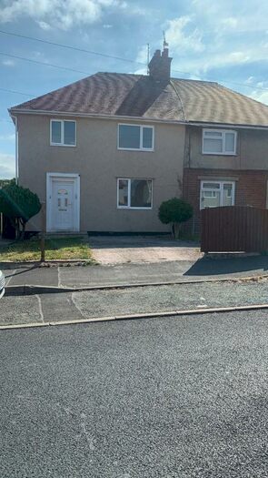 3 Bedroom Semi-Detached House To Rent In Basingwerk Avenue, CH8