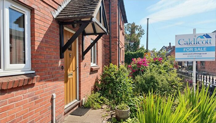 2 Bedroom Property For Sale In Church Crescent, Pembridge, HR6