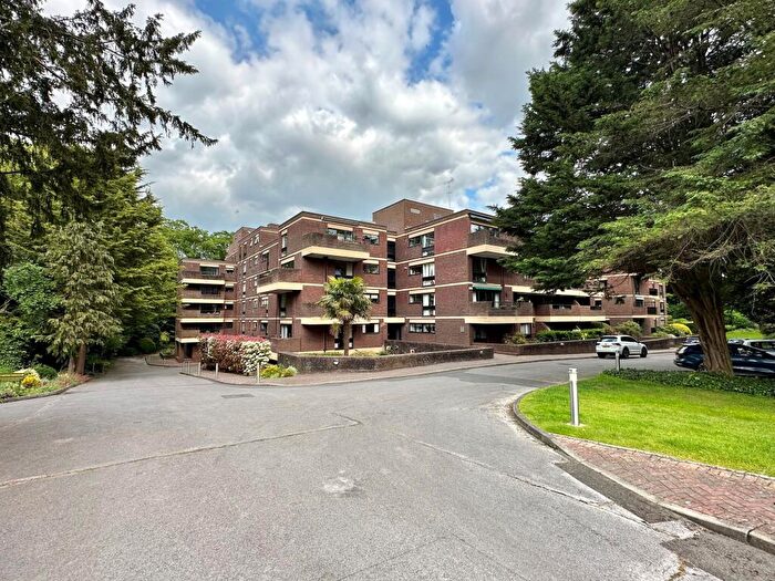 2 Bedroom Flat To Rent In Church Street, Epsom, KT17