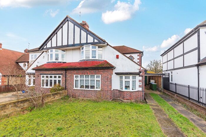 4 Bedroom Semi Detached House For Sale In Walton Road, Sidcup, DA14