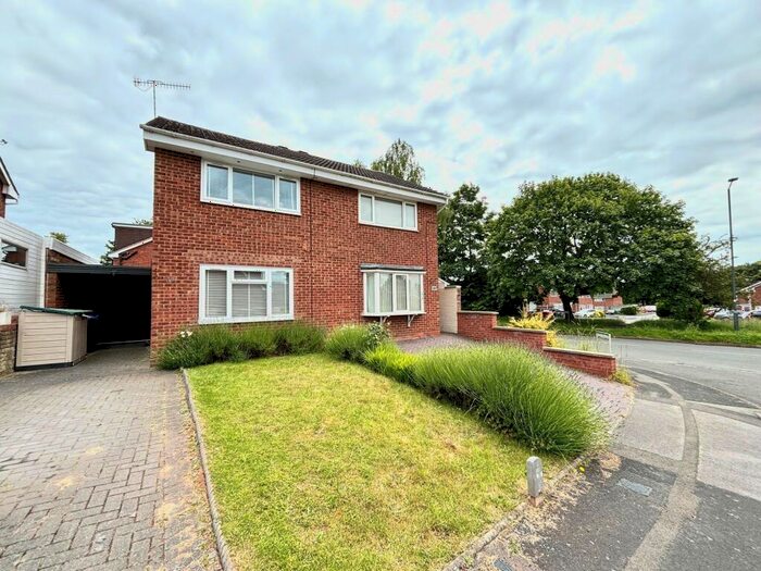 2 Bedroom House To Rent In Hicks Close, Warwick, CV34