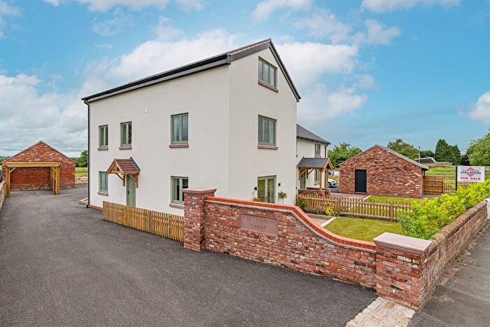 3 Bedroom Semi-Detached House For Sale In Hollow Lane, Kingsley, Frodsham, WA6