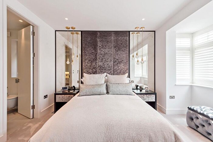 4 Bedroom End Of Terrace House For Sale In Hanover Road, Kensal Rise, NW10