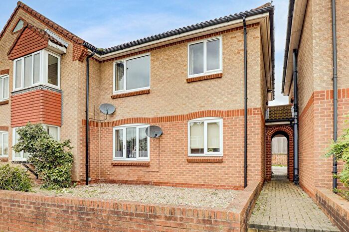 1 Bedroom Flat For Sale In Holyrood Court, Bramcote, NG9