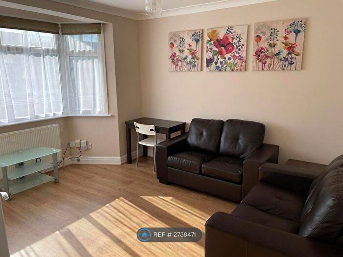 1 Bedroom Flat To Rent In Cheltenham Place, Kenton, HA3